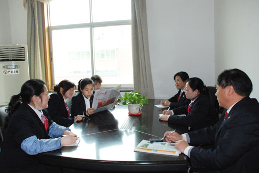 仁和集團(tuán)員工關(guān)注全國兩會